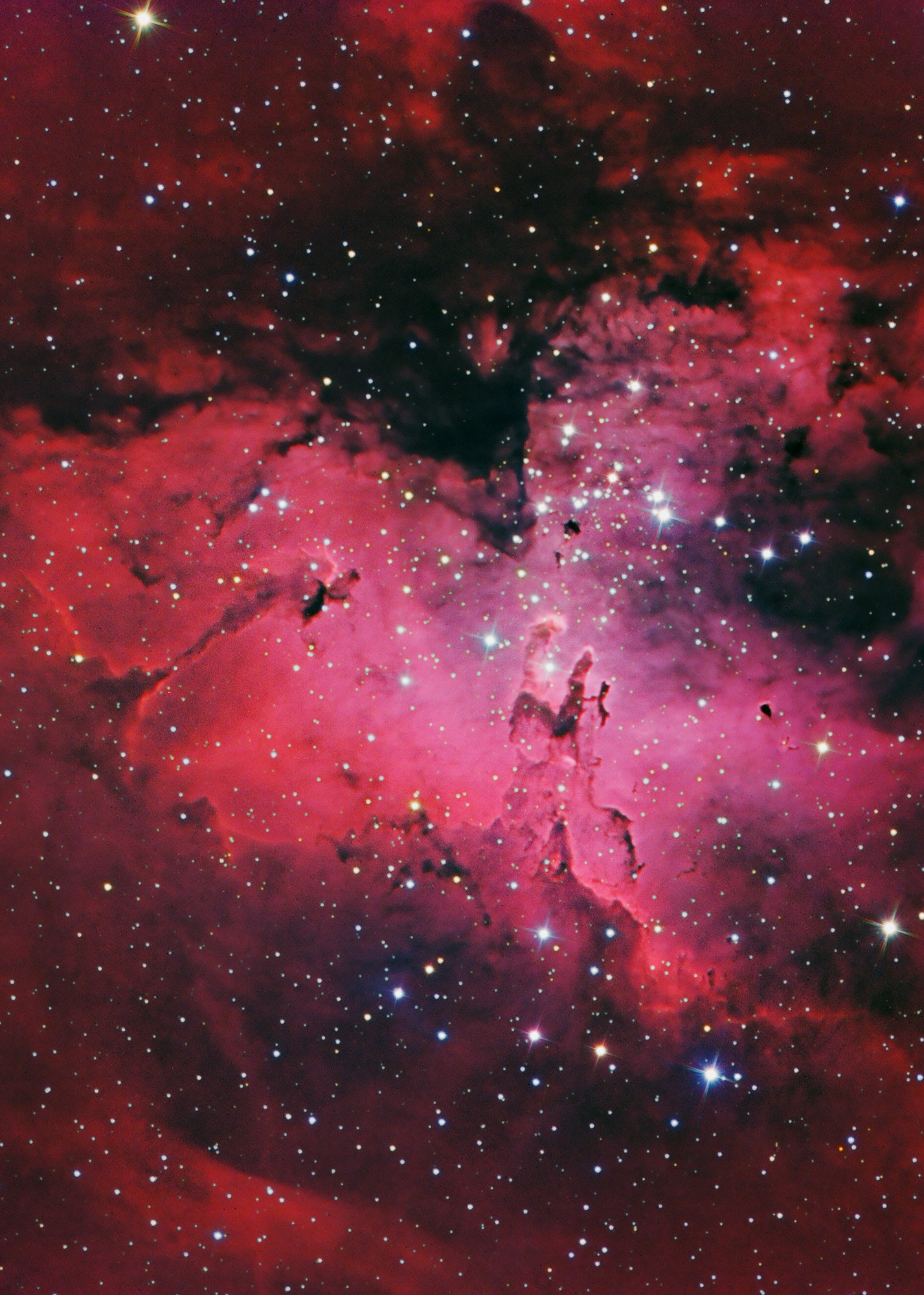 Amateur Astronomer Captures Amazing Photo of Iconic 'Pillars Of Creation'